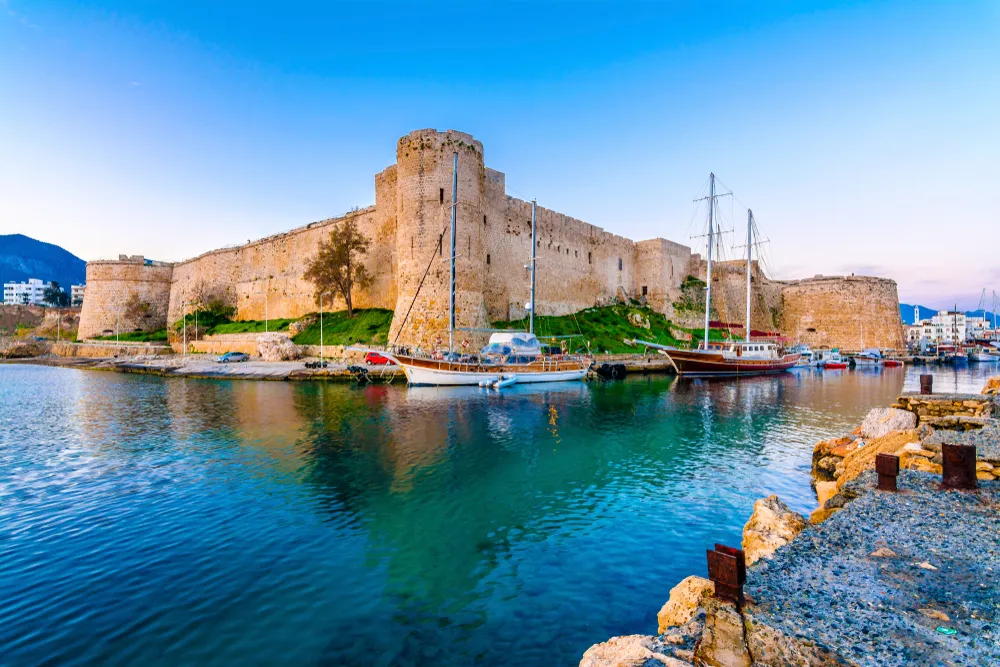 Girne Taksi Numarası Rehberi | 7/24 Ulaşım Hizmeti